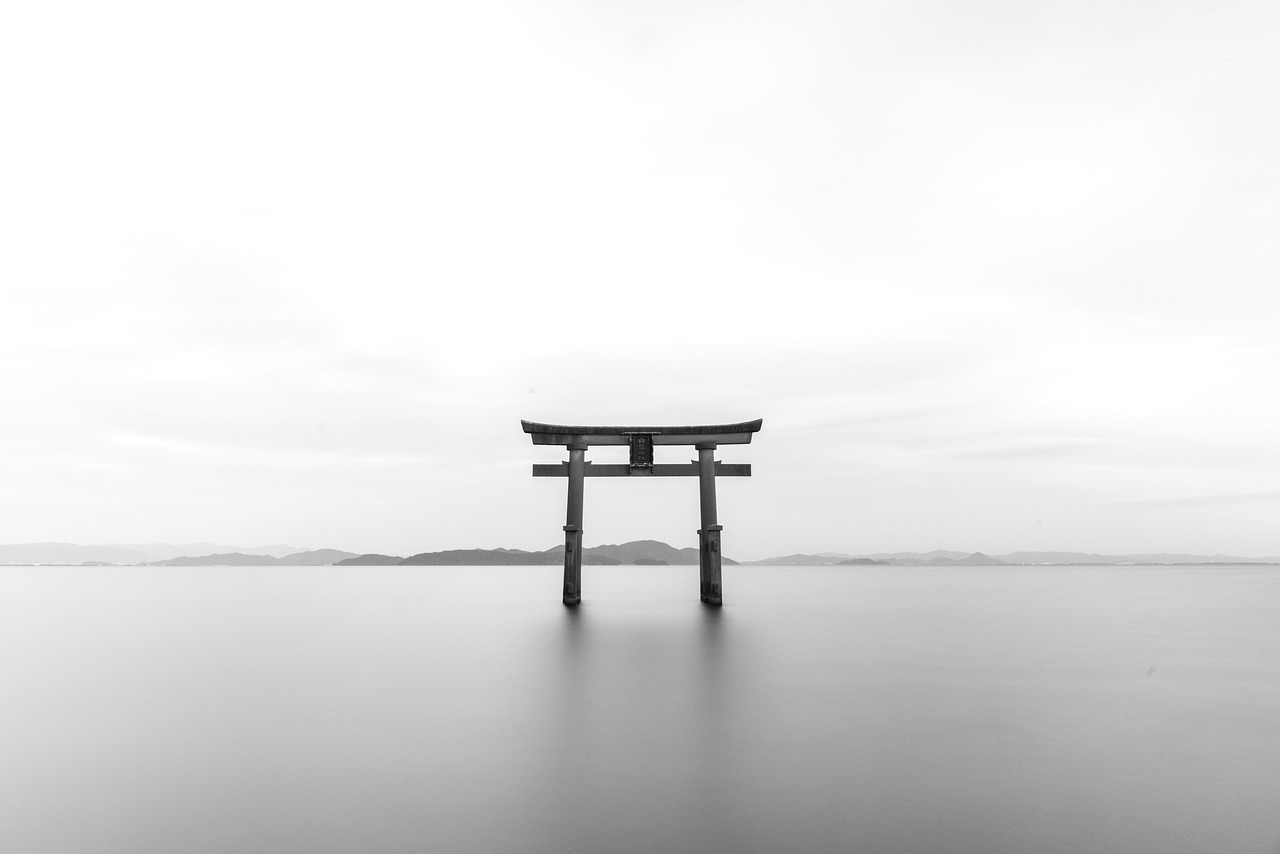 tori, a japanese shrine picture